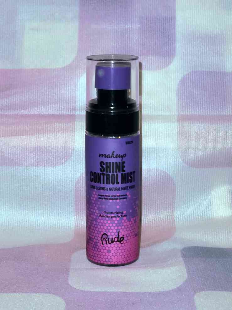 Makeup shine control mist
